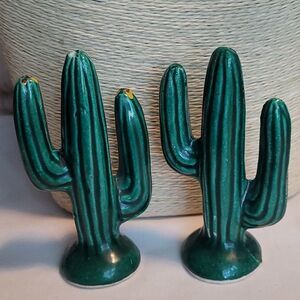 Vintage Novelty Salt and Pepper Cactus Set